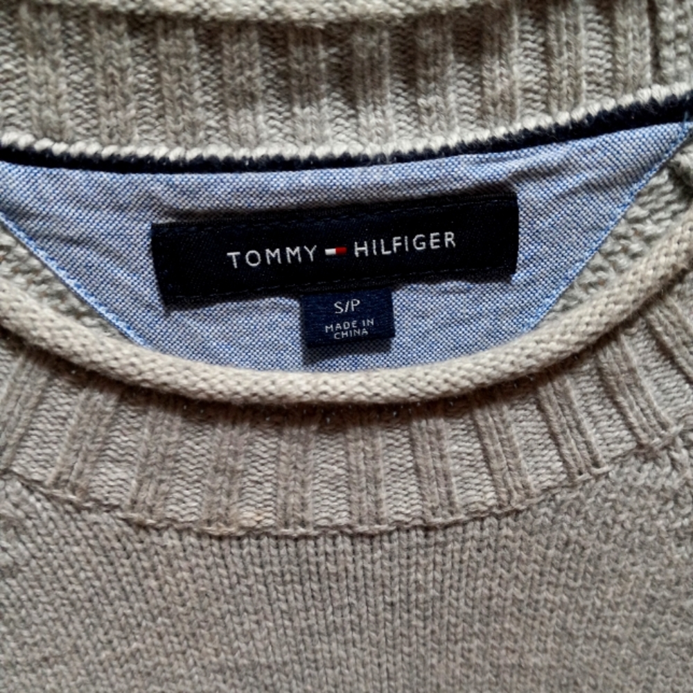 Grey Tommy Hilfiger crew neck